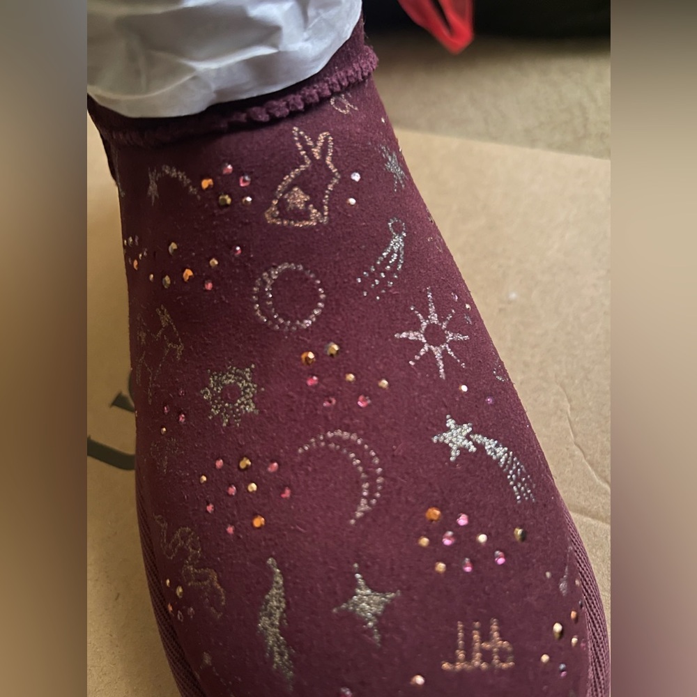 New Ugg Wild Grape Classic Zodiac Short Suede Boot - Womens size 6